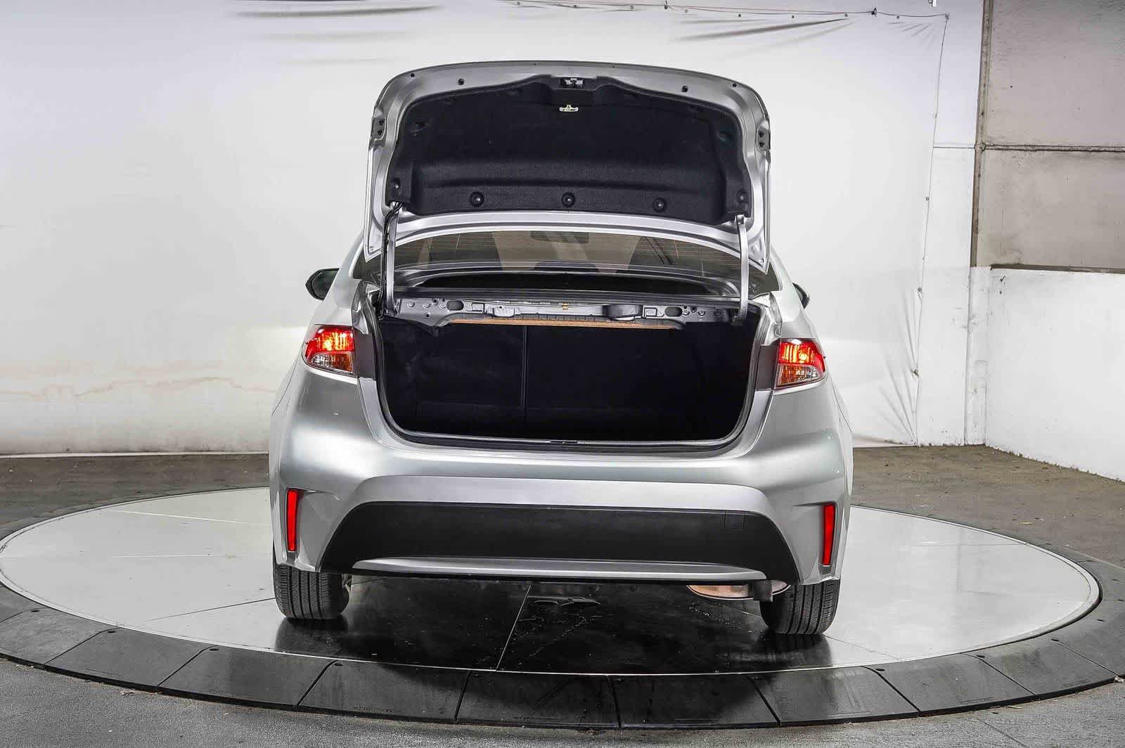 Certified 2022 Toyota Corolla LE FWD image 27