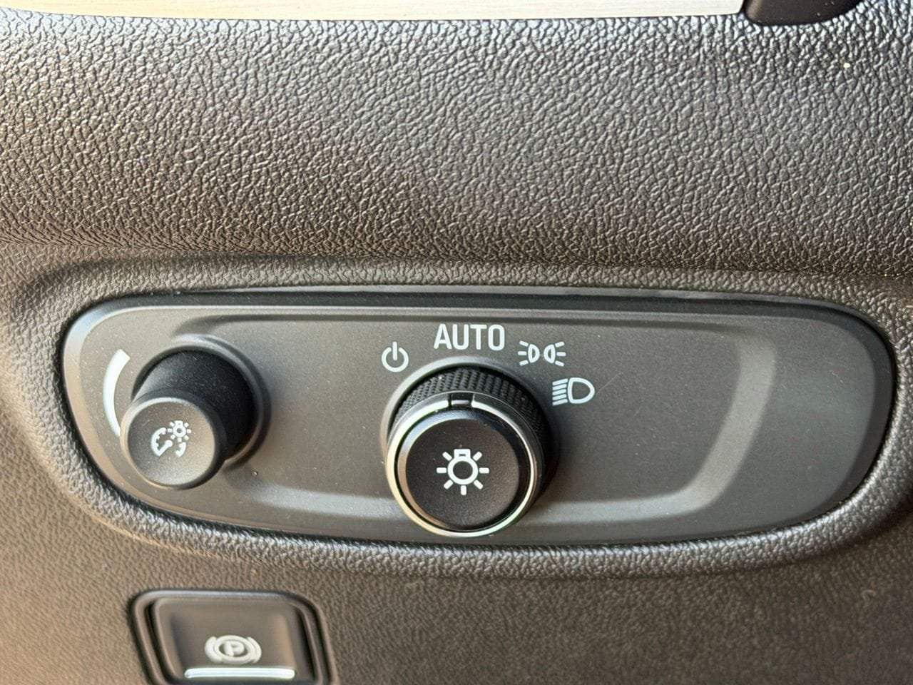 Used 2020 GMC Terrain SLE w/ Driver Convenience Package FWD image 20