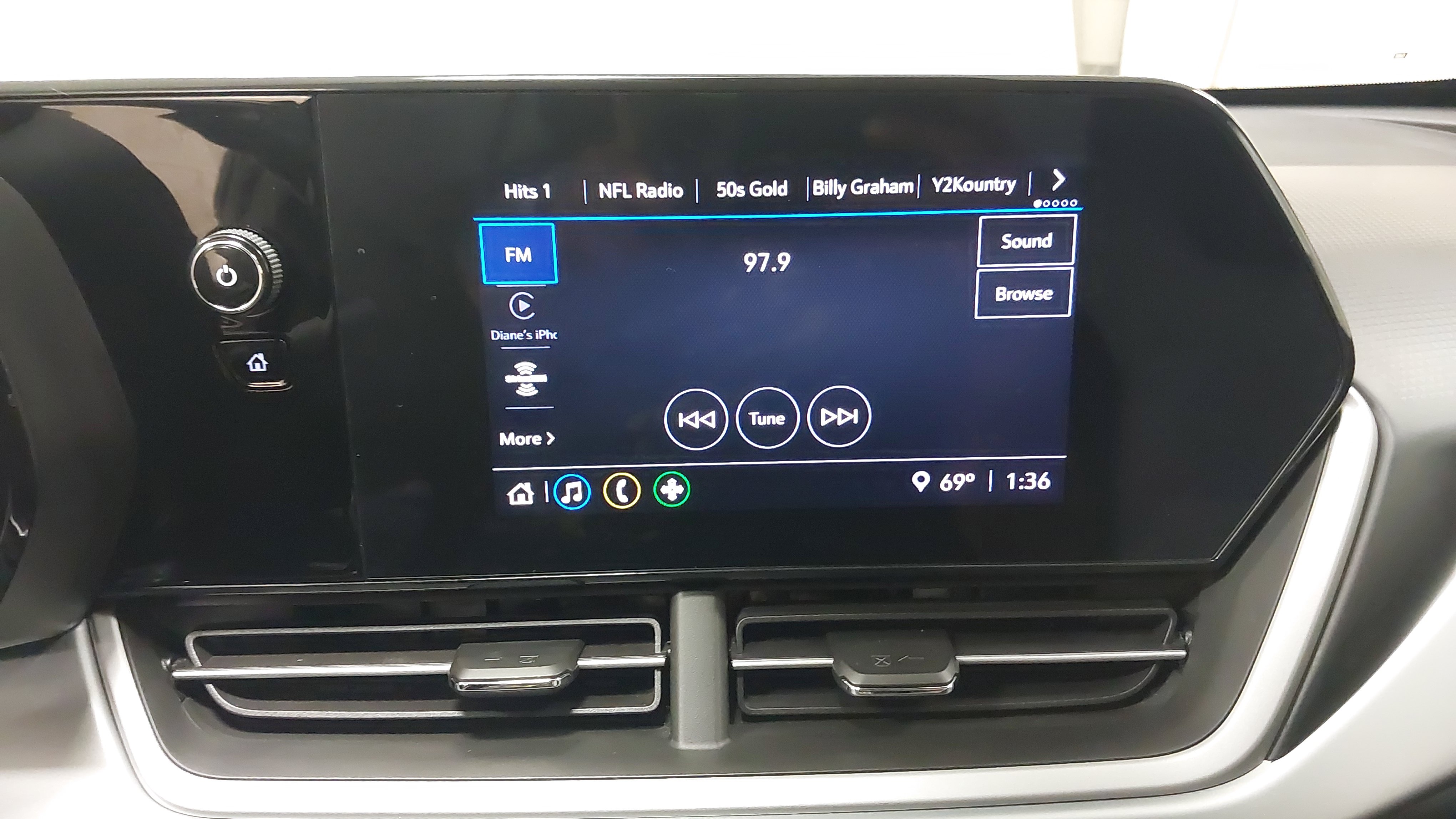 Certified 2024 Chevrolet Trax RS FWD image 20