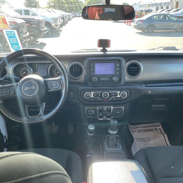 Used 2021 Jeep Gladiator Overland AWD/4WD image 8