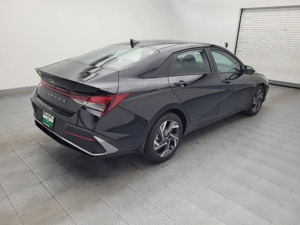 Used 2025 Hyundai Elantra Sport FWD image 10