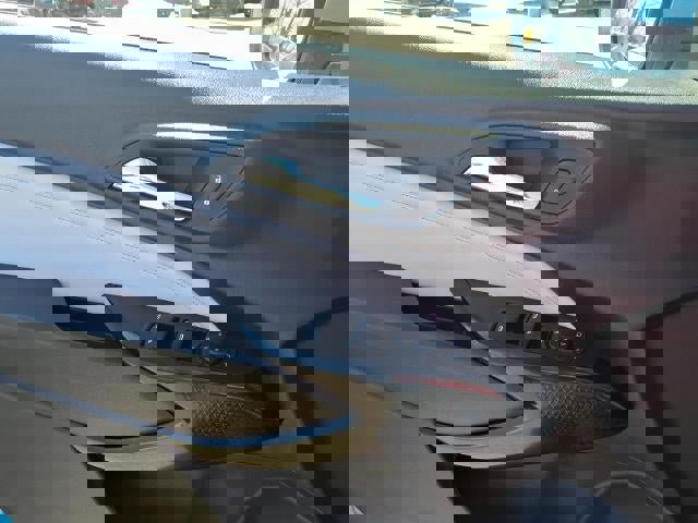 Used 2025 Chevrolet Trax LT w/ LT Convenience Package image 16