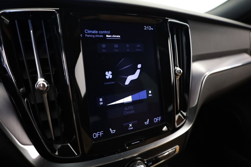 Used 2020 Volvo V60 T5 Cross Country w/ Protection Package Premier image 18