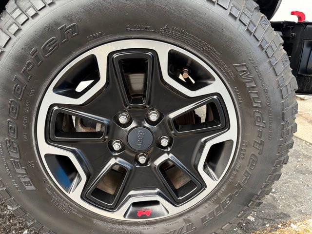 Used 2016 Jeep Wrangler Unlimited Rubicon image 10