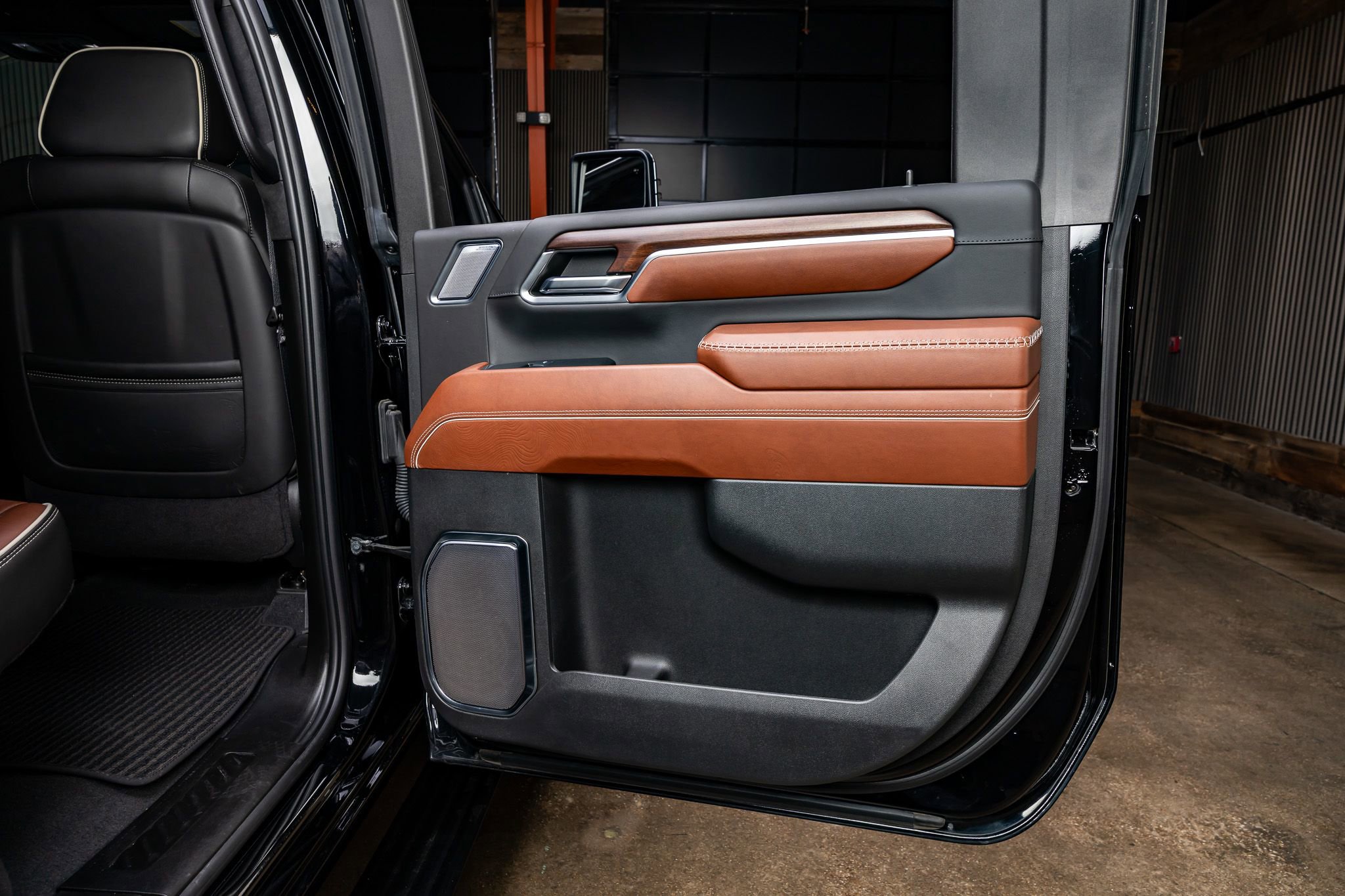 Used 2024 GMC Sierra 3500 Denali Ultimate image 39