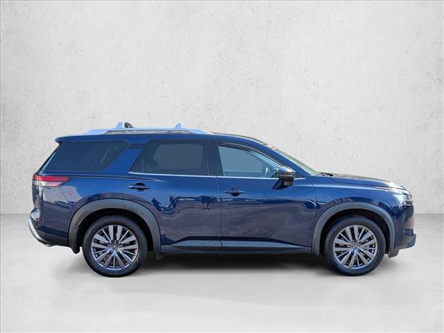 Used 2023 Nissan Pathfinder SL w/ SL Premium Package FWD image 4