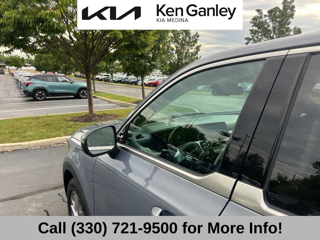 Used 2024 Kia Telluride LX FWD image 23
