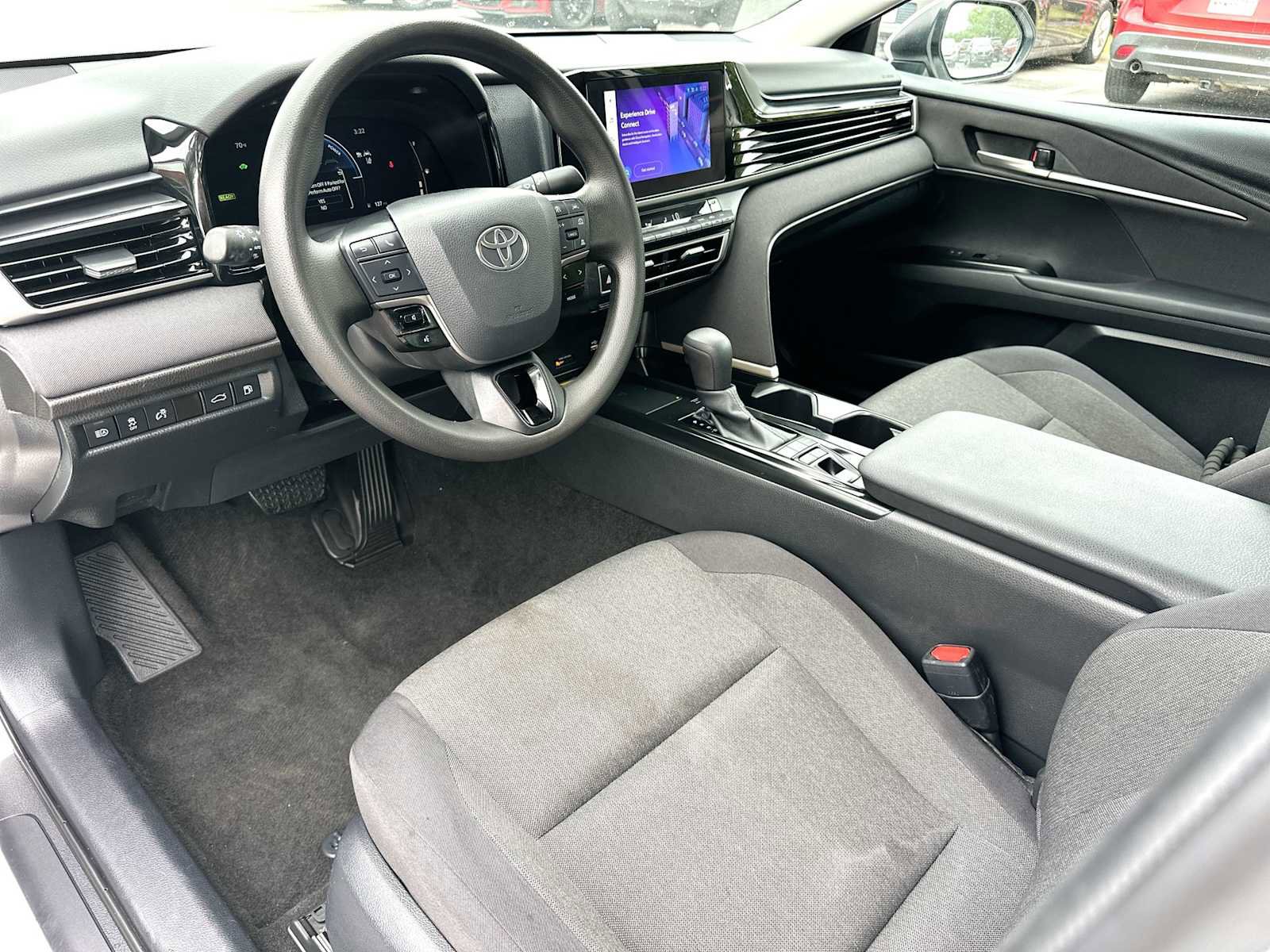 Used 2025 Toyota Camry LE image 18
