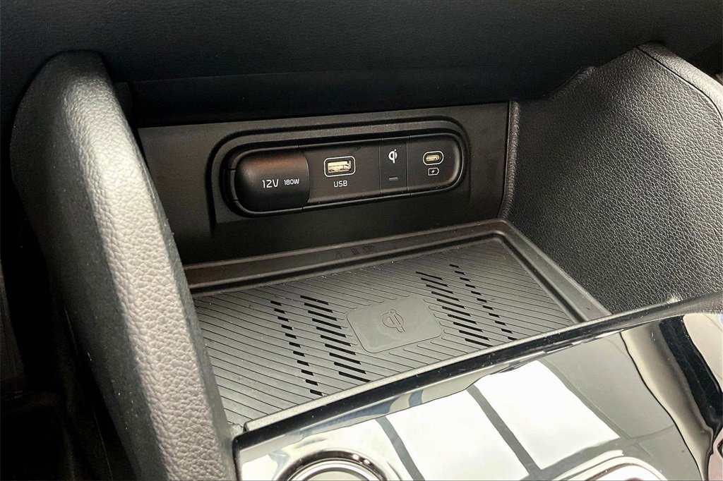 Used 2024 Kia Sportage EX image 32