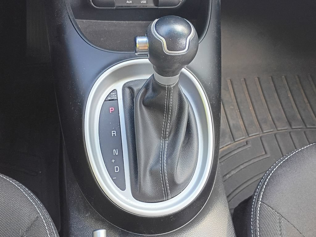 Used 2017 Kia Soul + FWD image 19
