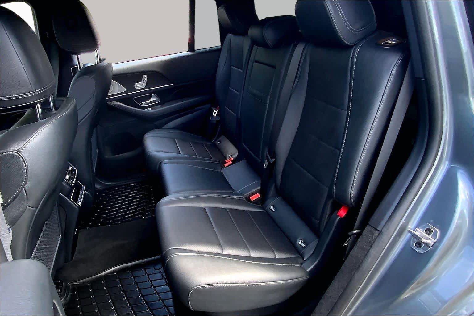 Used 2025 Mercedes-Benz GLS 450 4MATIC image 21