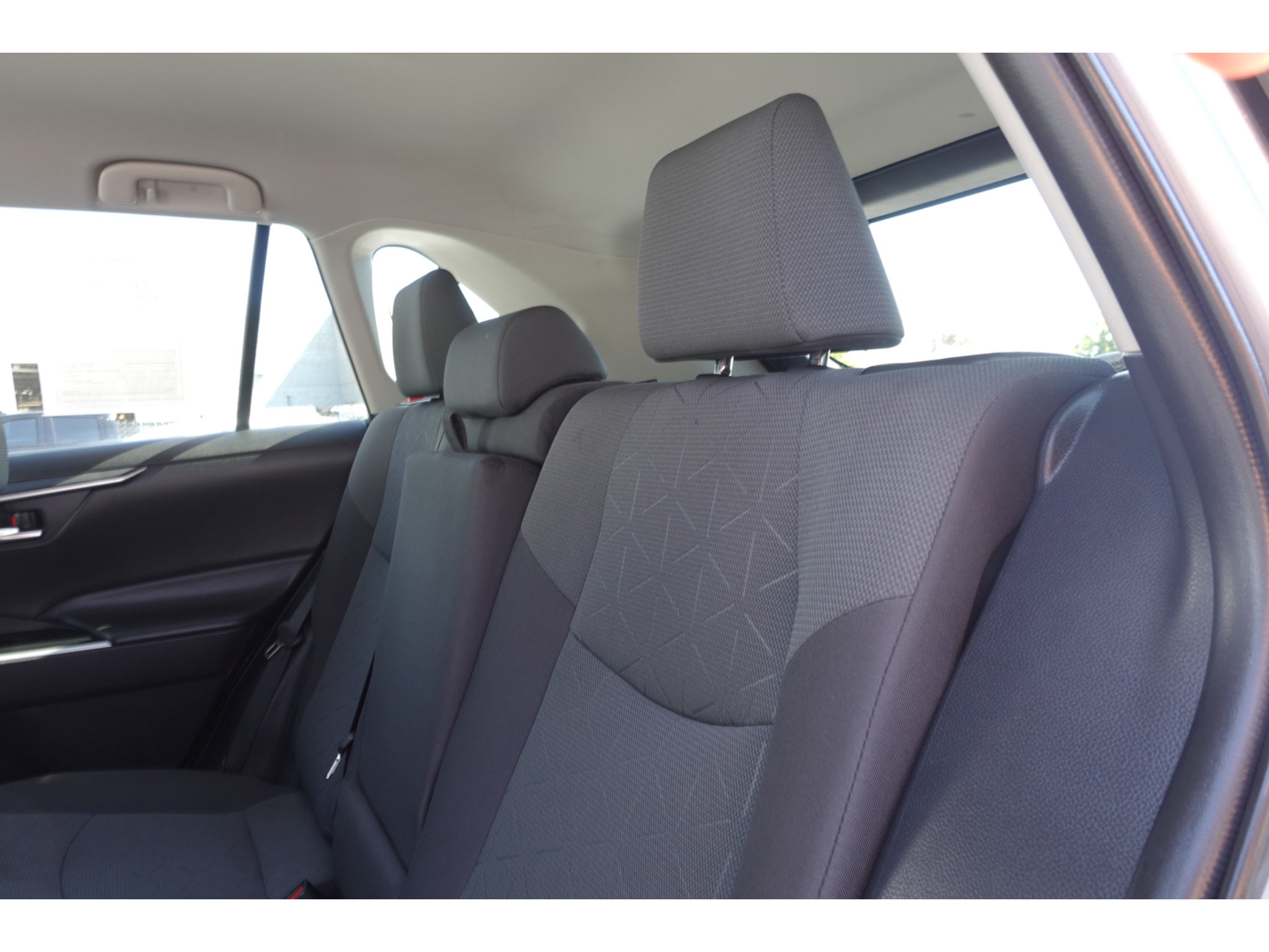 Used 2021 Toyota RAV4 XLE w/ XLE Grade Weather Package FWD image 22
