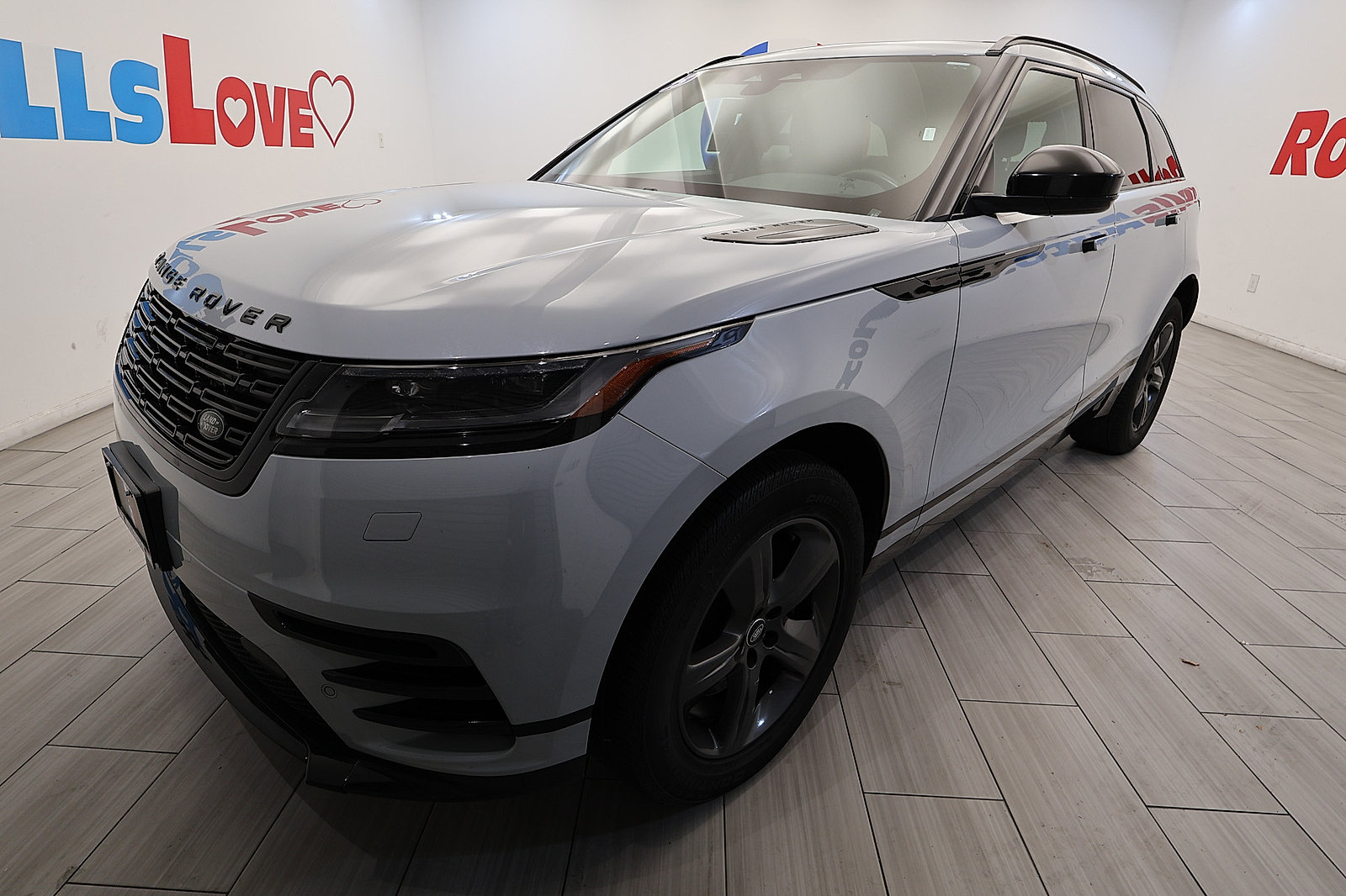 Used 2025 Land Rover Range Rover Velar Dynamic SE AWD/4WD image 1