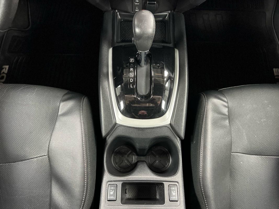 Used 2016 Nissan Rogue SL image 32