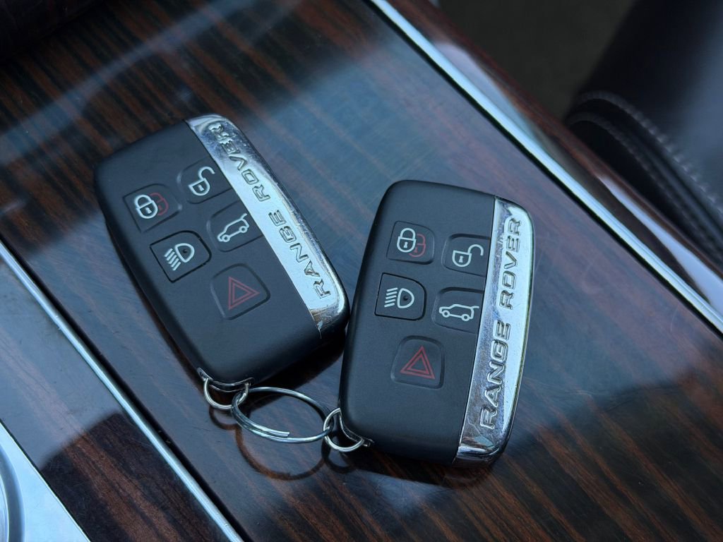 Used 2015 Land Rover Range Rover Autobiography image 40