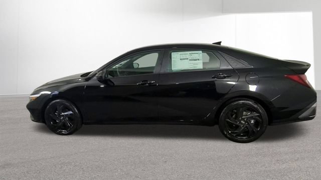 New 2026 Hyundai Elantra Sport FWD image 6