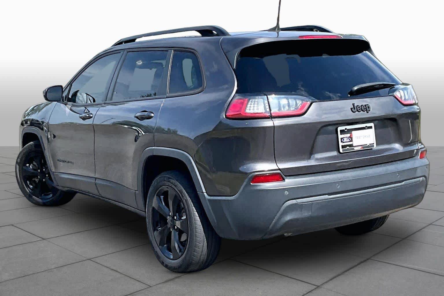 Used 2019 Jeep Cherokee Latitude Plus FWD image 12