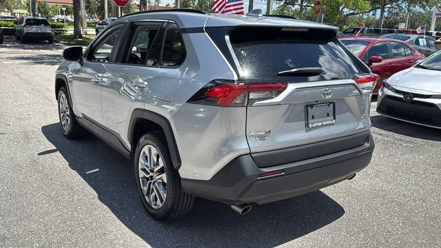 Used 2022 Toyota RAV4 XLE Premium FWD image 5