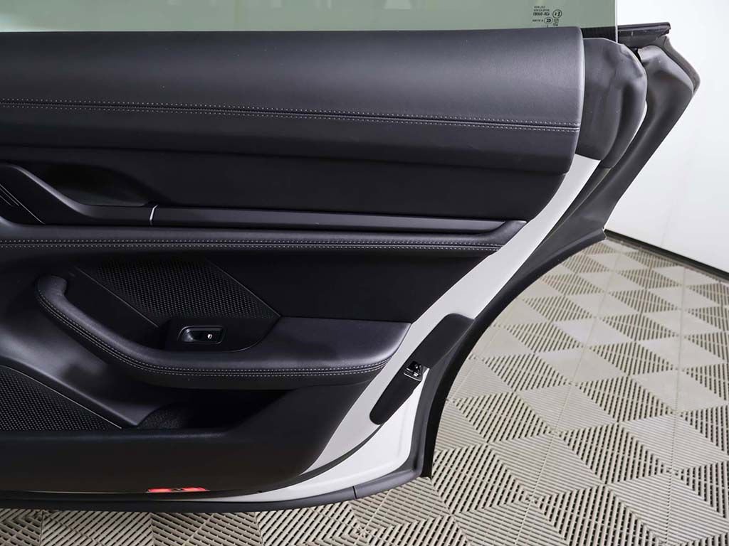 Used 2023 Porsche Taycan GTS image 26