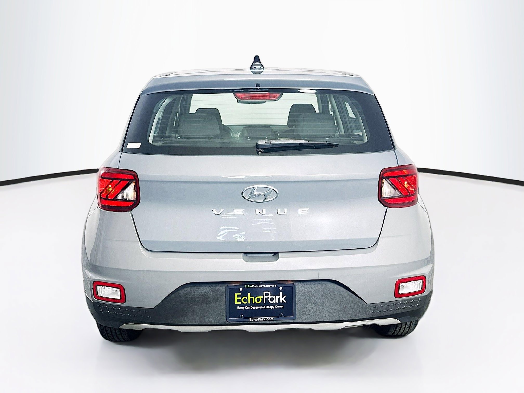 Used 2021 Hyundai Venue SE FWD image 7
