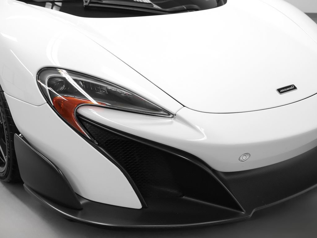 Used 2016 McLaren 675LT Spider RWD image 4