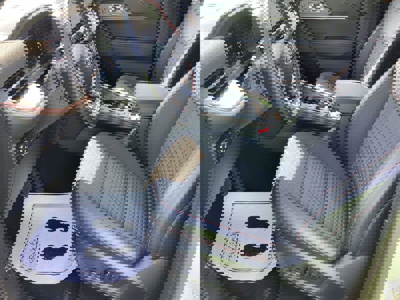 Used 2025 Ford Explorer ST-Line w/ Premium Package image 22