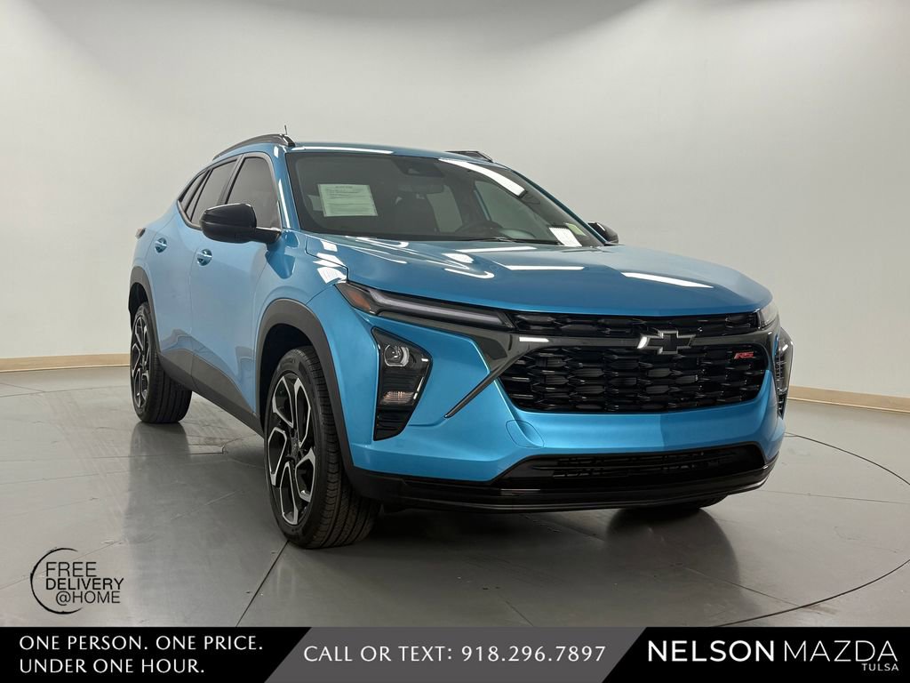 Used 2025 Chevrolet Trax RS w/ Driver Confidence Package image 4