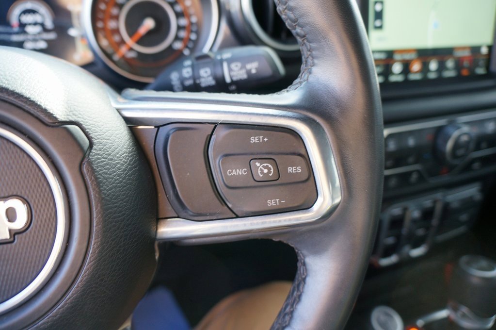 Used 2023 Jeep Wrangler Sahara image 23