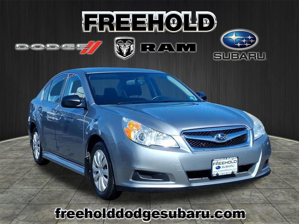 Used 2010 Subaru Legacy 2.5i image 1
