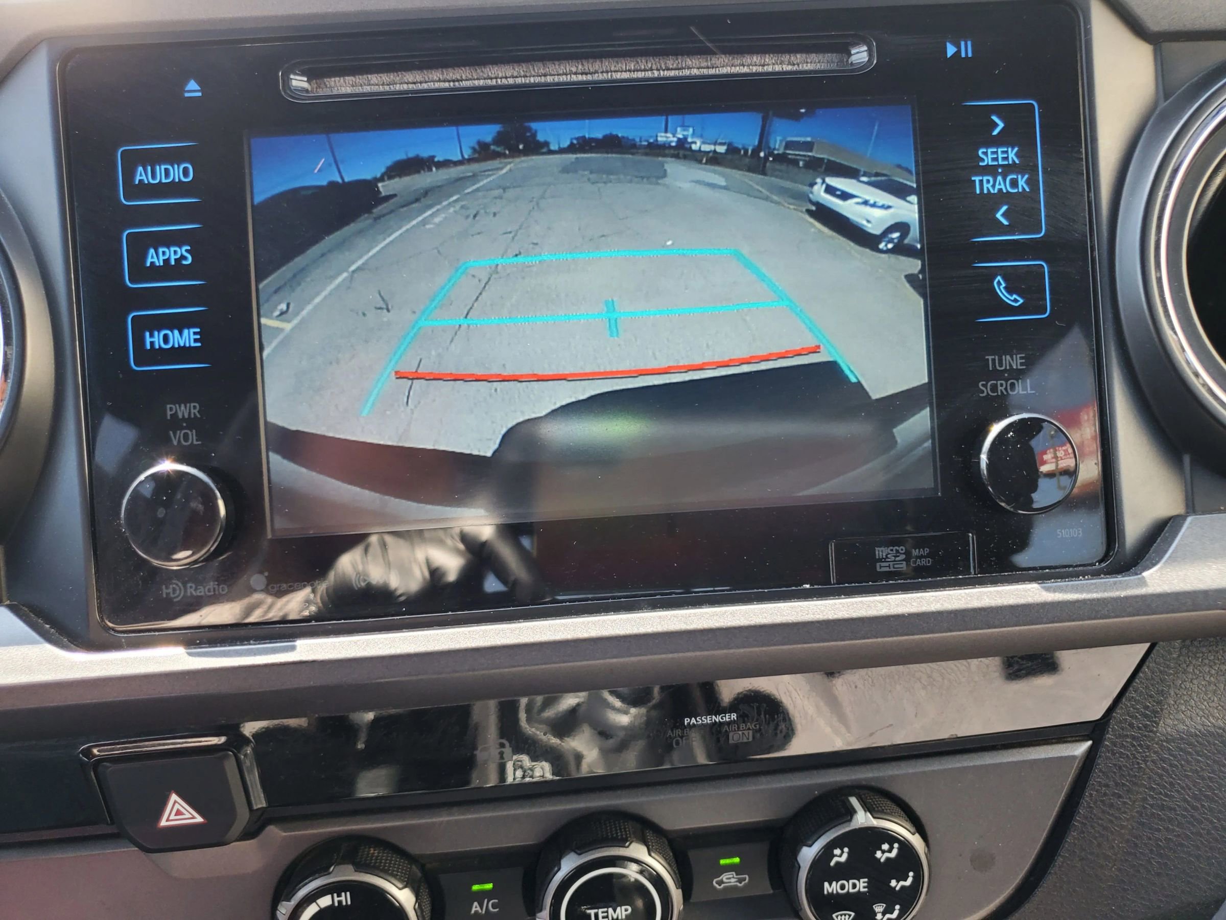 Used 2017 Toyota Tacoma TRD Sport w/ Tow Package image 43