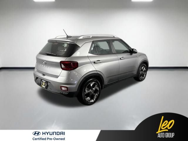 Used 2023 Hyundai Venue SEL FWD image 6