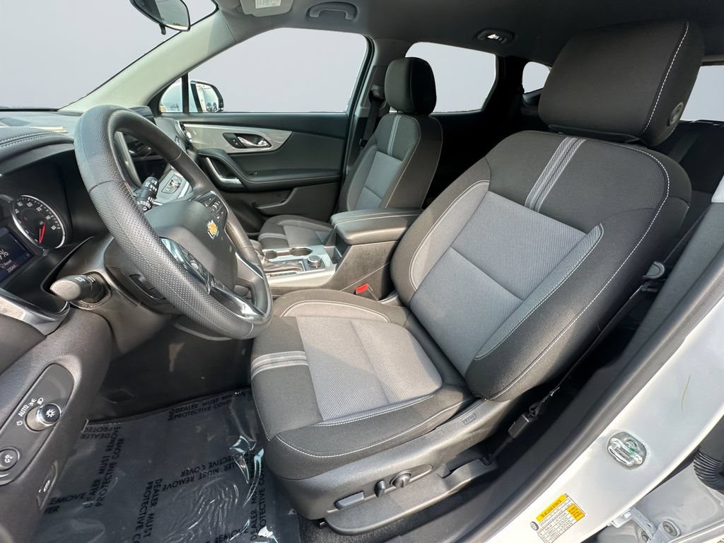 Used 2025 Chevrolet Blazer LT AWD/4WD image 9