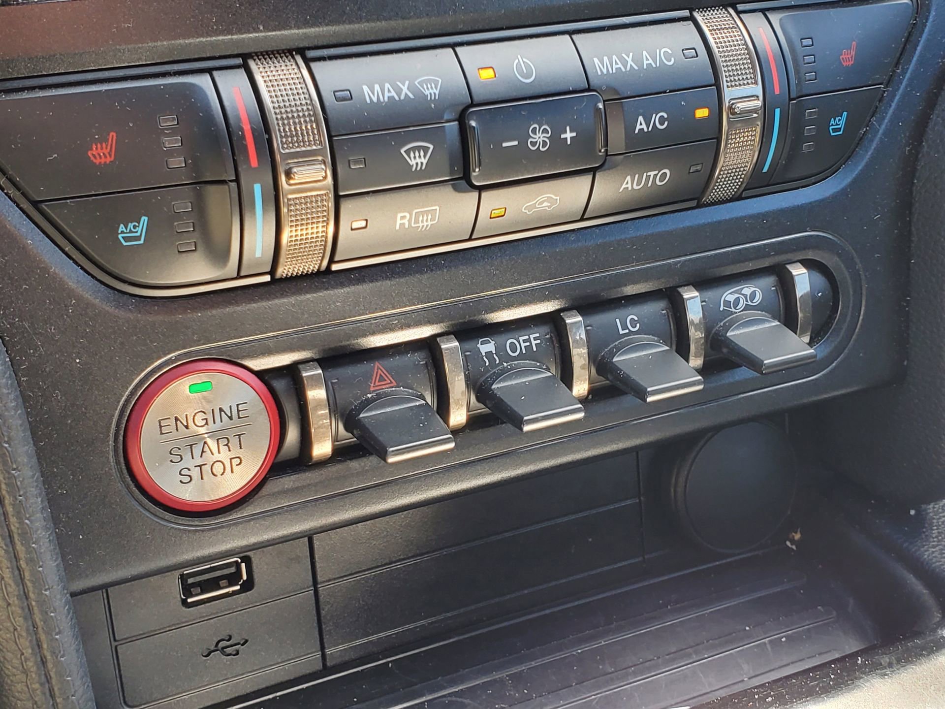 Used 2019 Ford Mustang Shelby GT350 w/ Technology Package RWD image 25