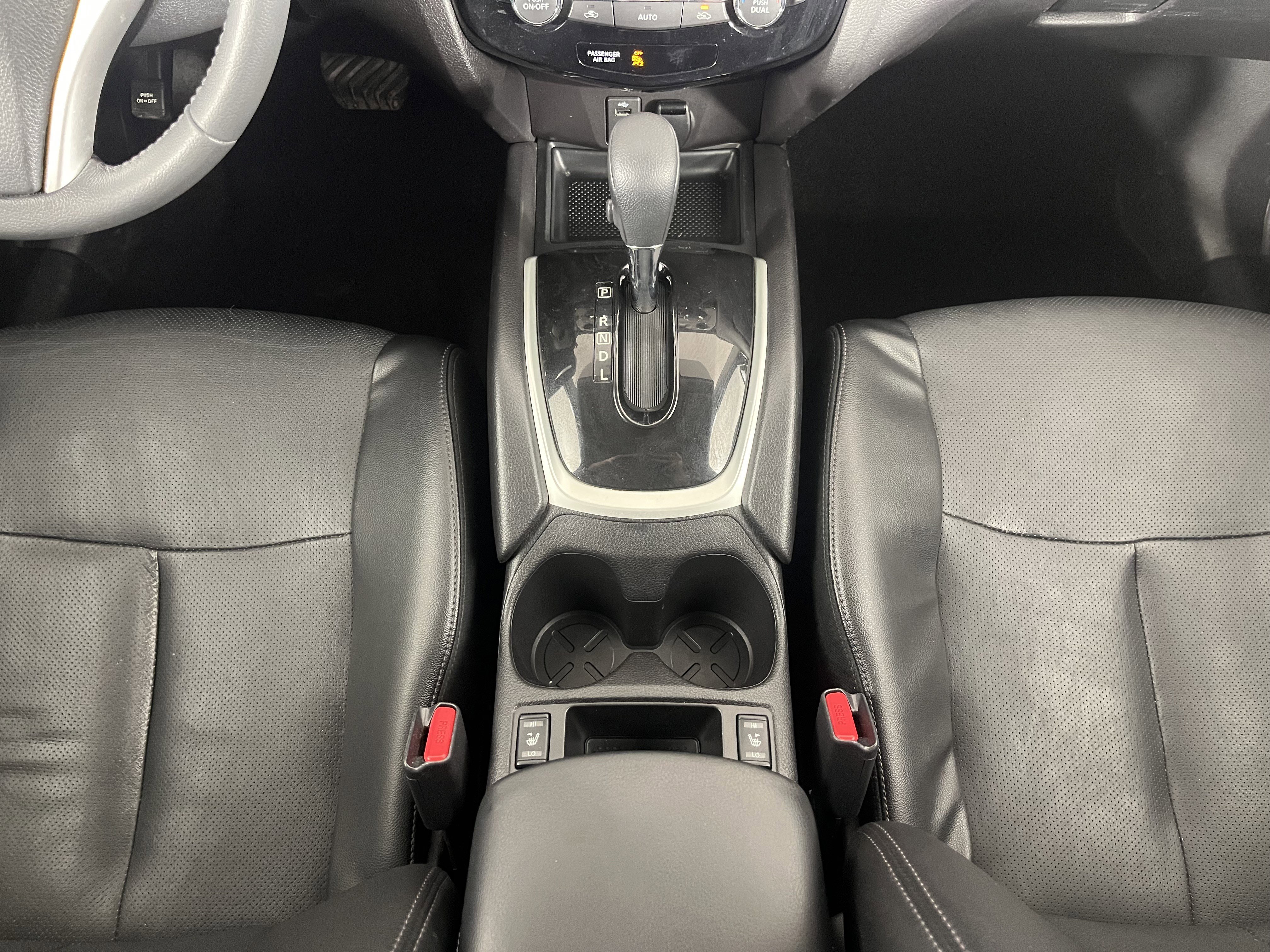 Used 2016 Nissan Rogue SL image 16