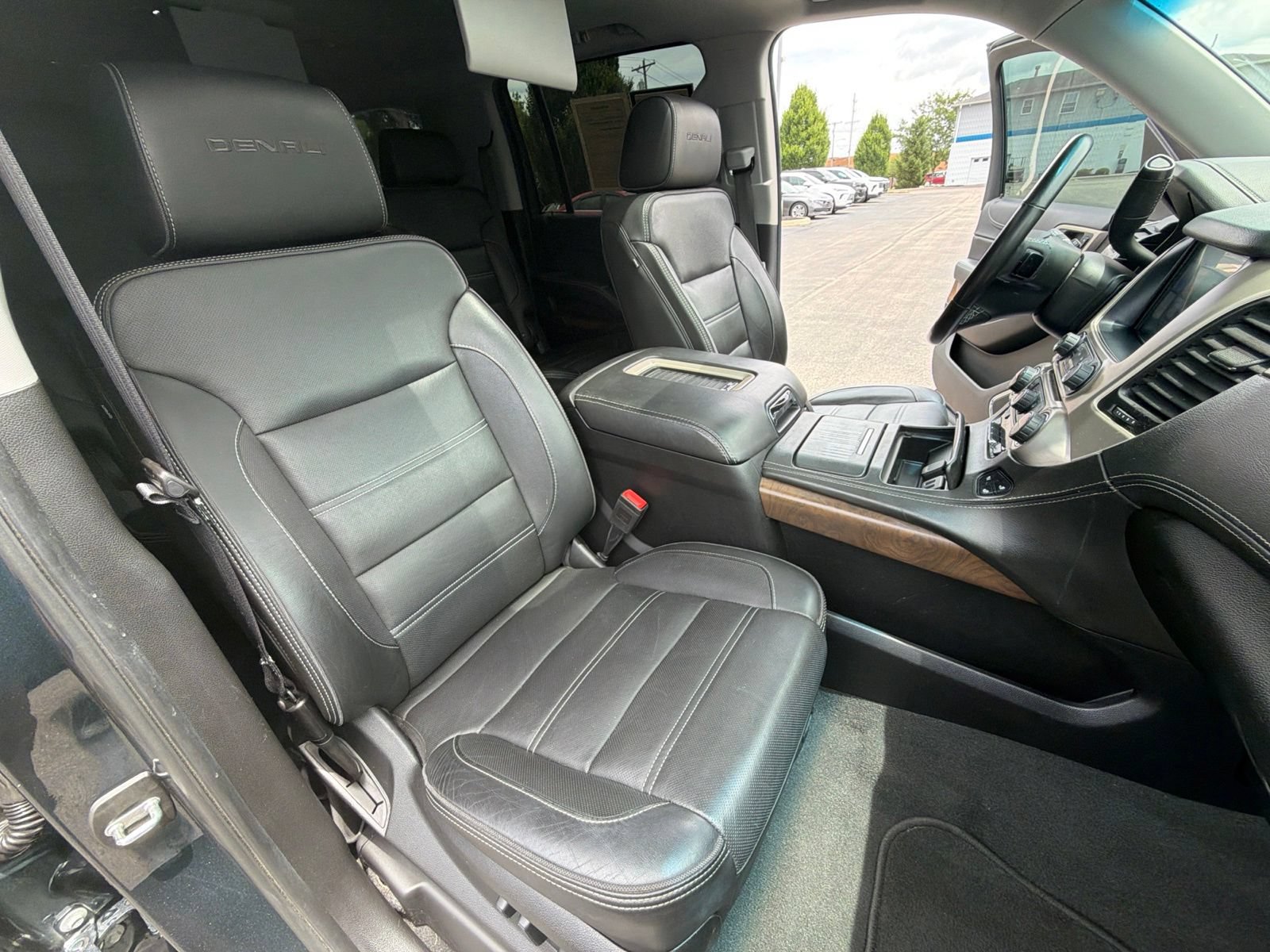 Used 2019 GMC Yukon XL Denali w/ Denali Ultimate Package AWD/4WD image 36