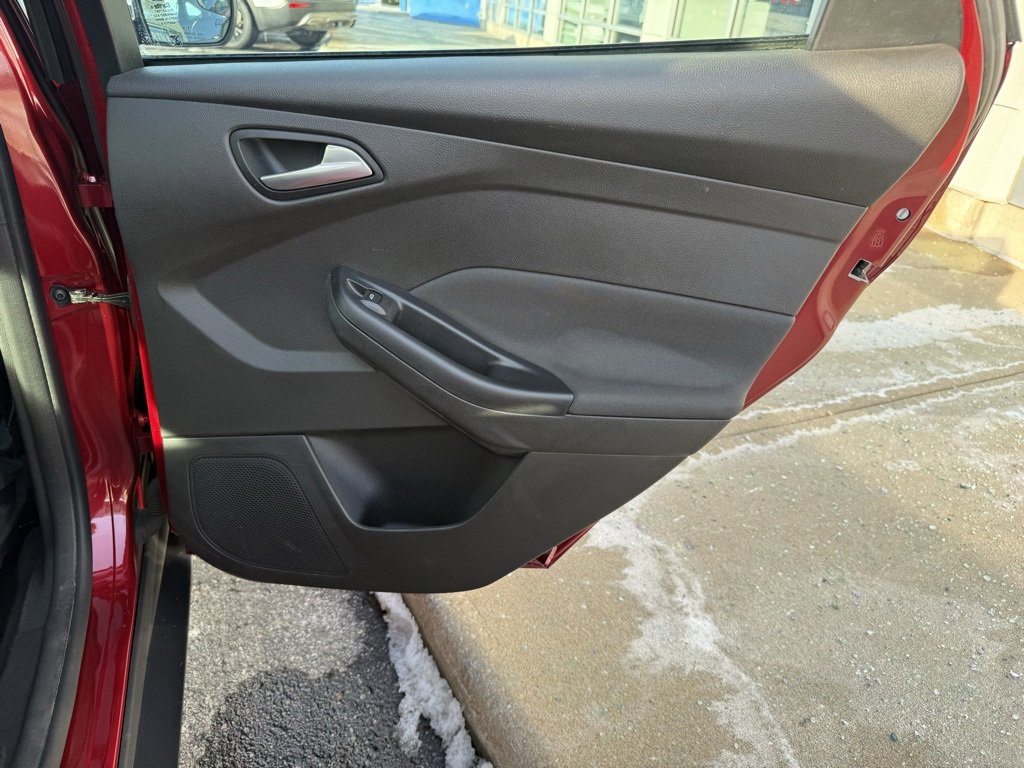 Used 2016 Ford Focus SE w/ Equipment Group 201A image 37