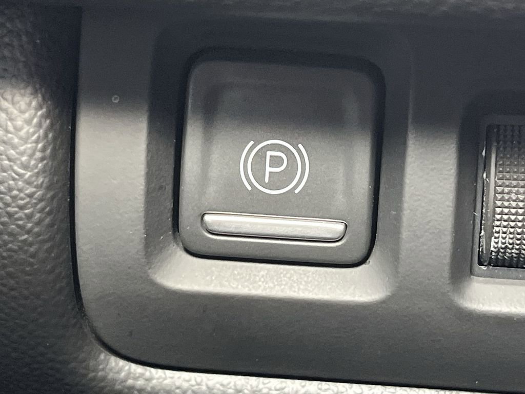 Used 2024 Cadillac XT4 Premium Luxury image 55