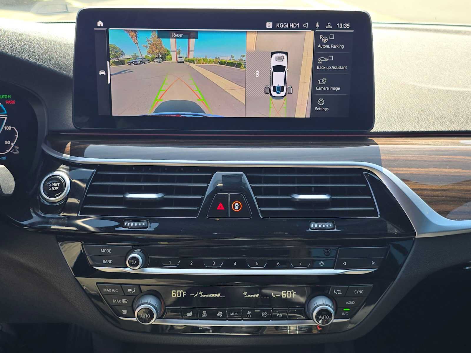 Used 2021 BMW 530e w/ Parking Assistance Package RWD image 28