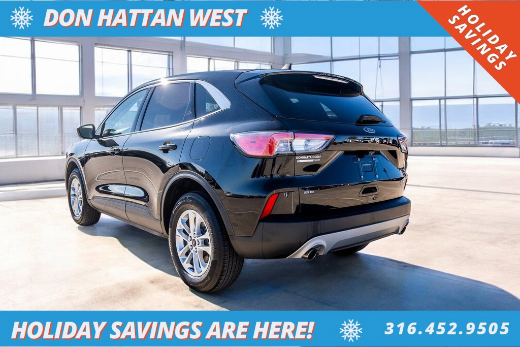 Used 2022 Ford Escape SE w/ Cold Weather Package image 28