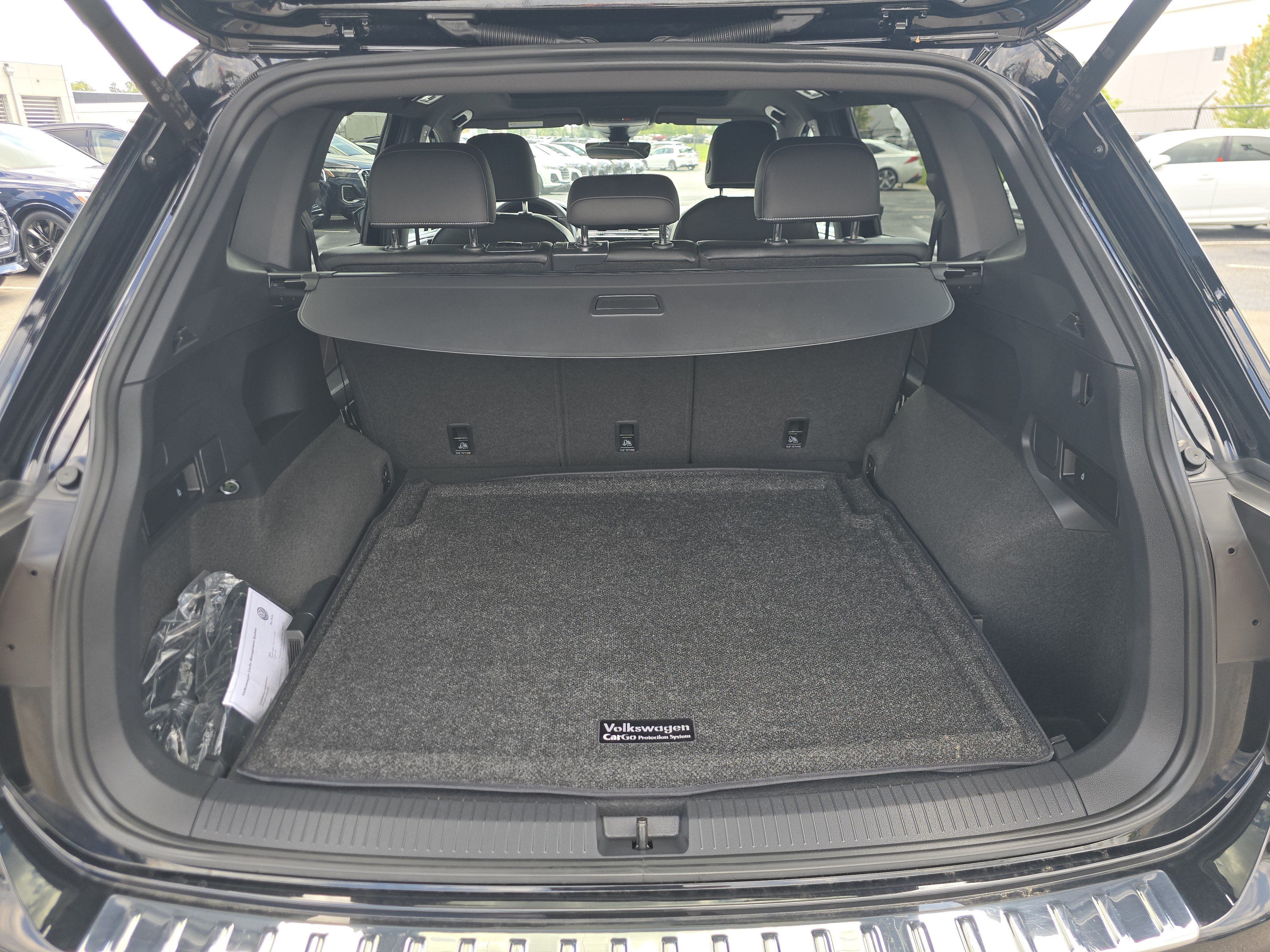 Certified 2024 Volkswagen Tiguan SEL R-Line AWD/4WD image 19