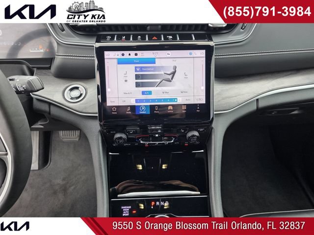 Used 2024 Jeep Grand Cherokee L Limited AWD/4WD image 27