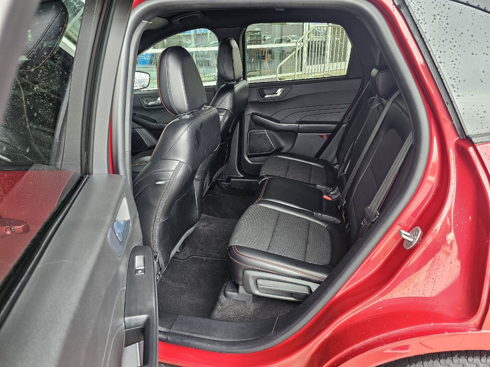 Used 2024 Ford Escape ST-Line w/ Tech Pack #1 FWD image 17