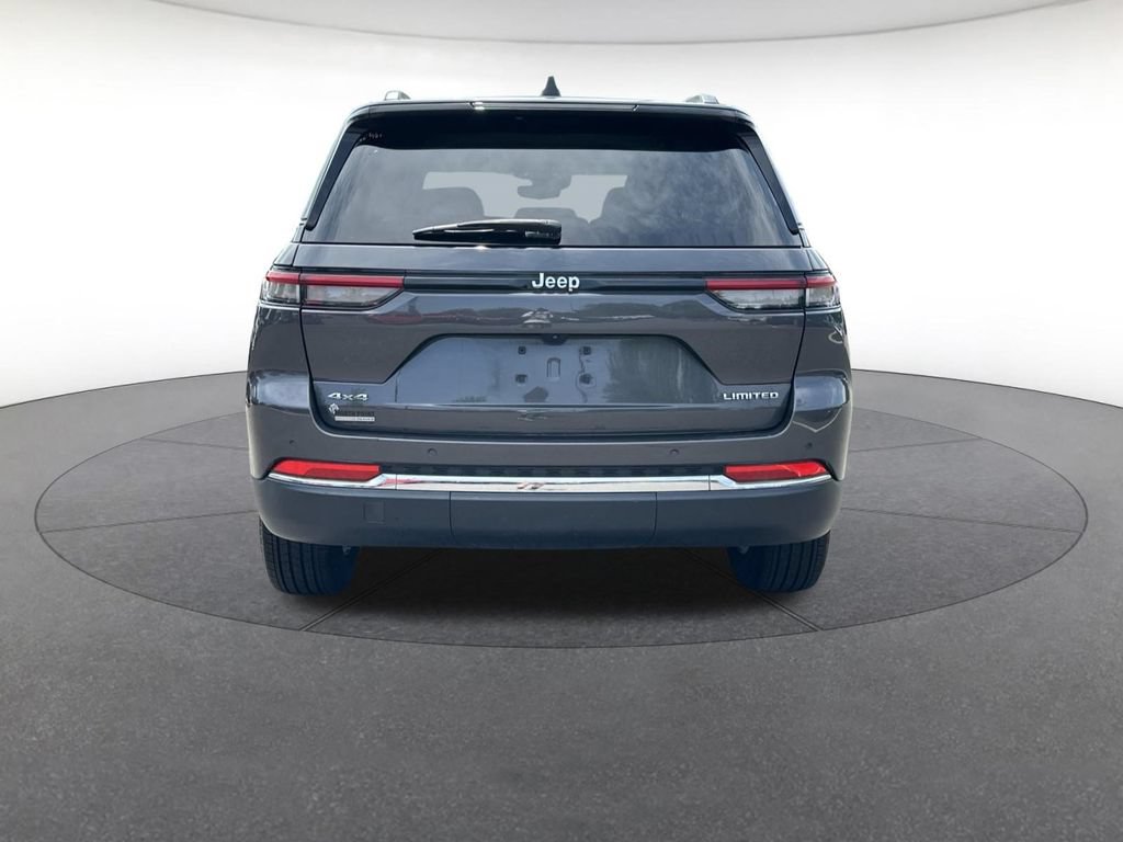 Used 2023 Jeep Grand Cherokee Limited AWD/4WD image 4