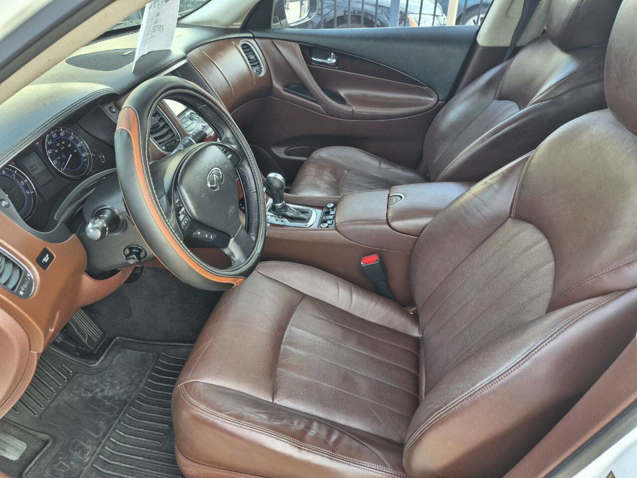 Used 2016 INFINITI QX50 2WD w/ Deluxe Touring Package image 12