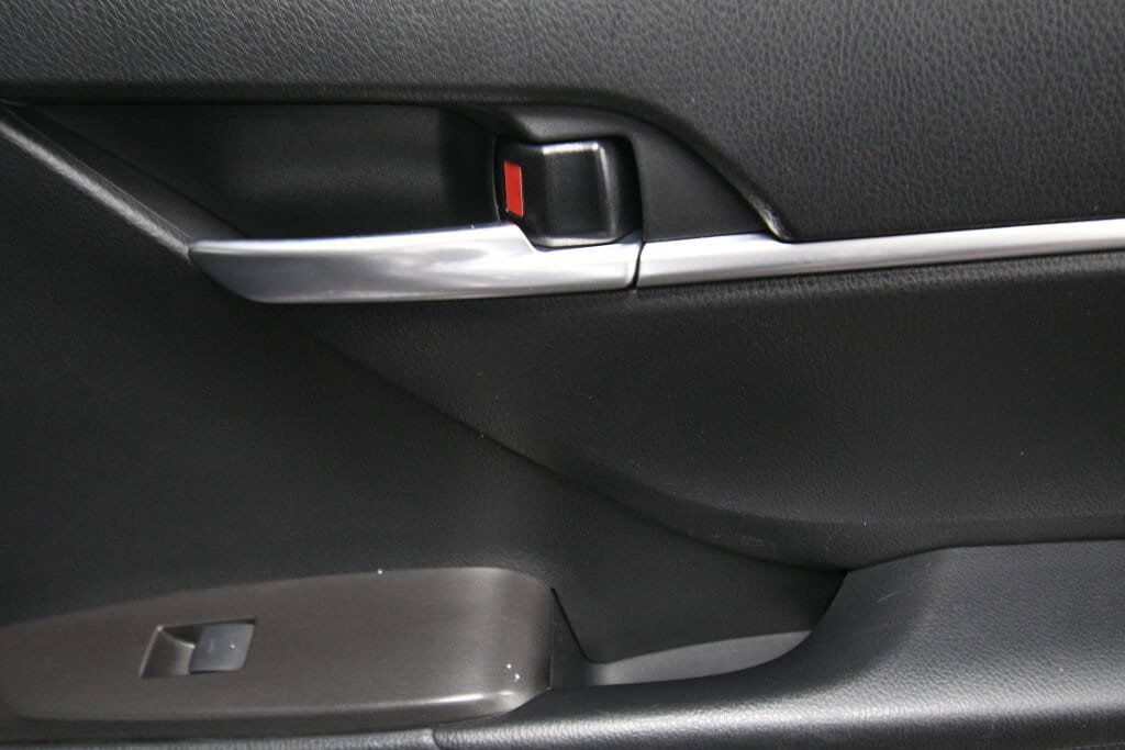 Used 2023 Toyota Camry SE FWD image 23