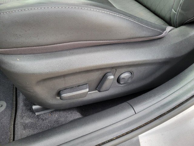 Used 2020 Hyundai Elantra GT w/ Style Package 02 image 24