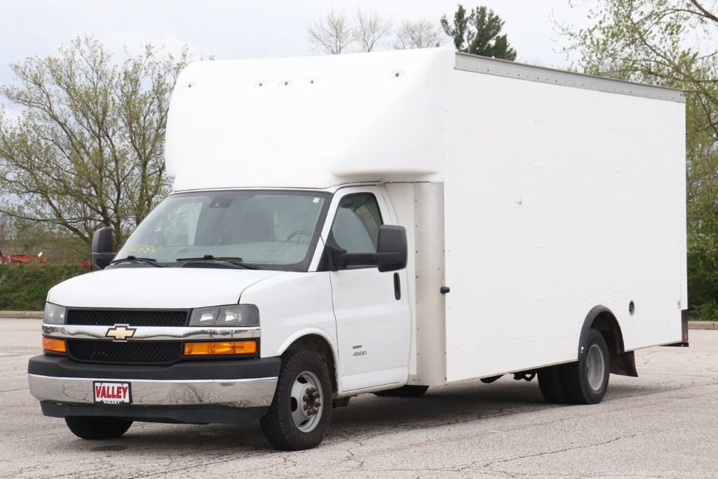 Used 2021 Chevrolet Express 4500 Extended w/ Power Convenience Package RWD image 4