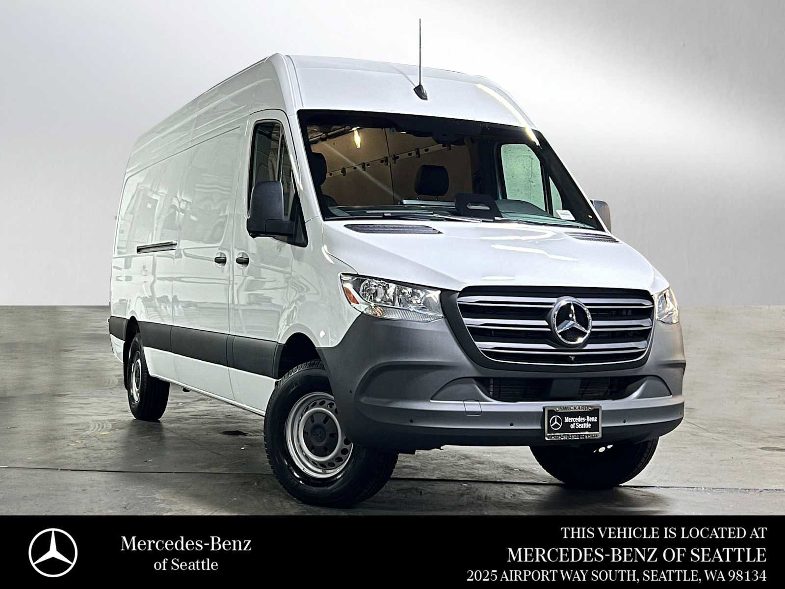 Used 2025 Mercedes-Benz Sprinter 2500 image 1