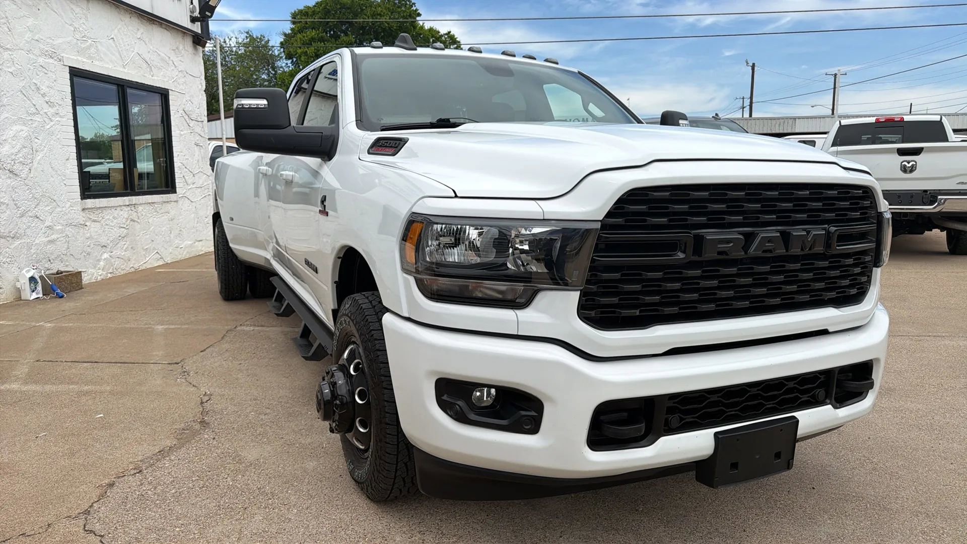 Used 2023 RAM 3500 Lone Star w/ Night Edition RWD image 4