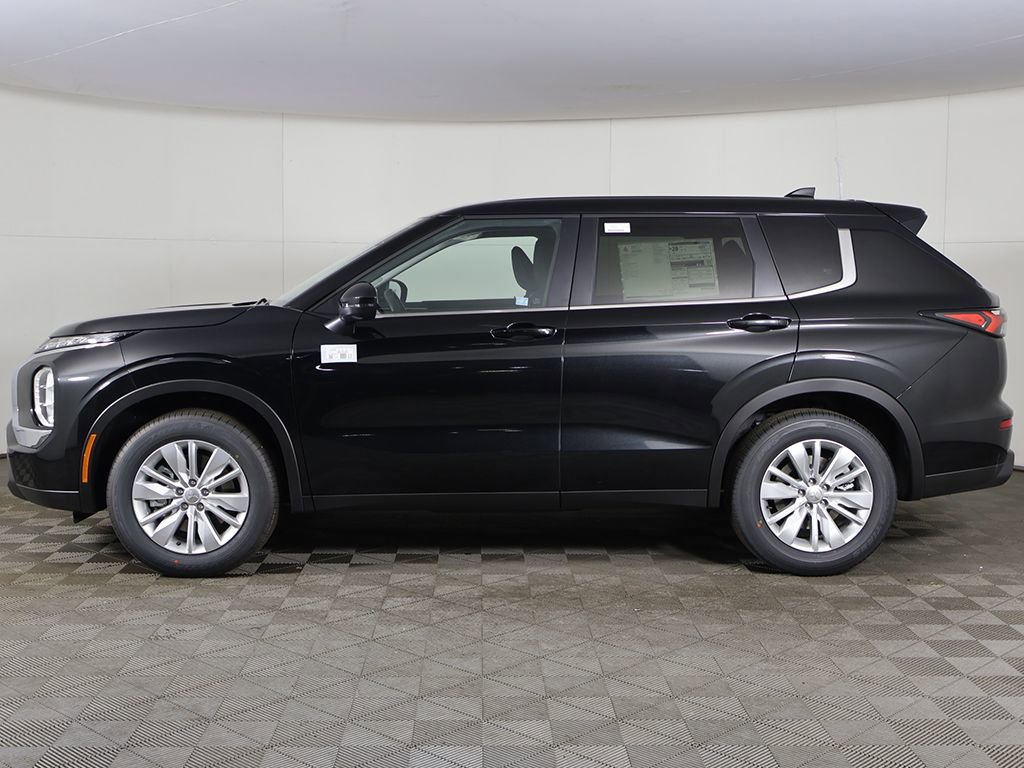 New 2026 Mitsubishi Outlander ES FWD image 16